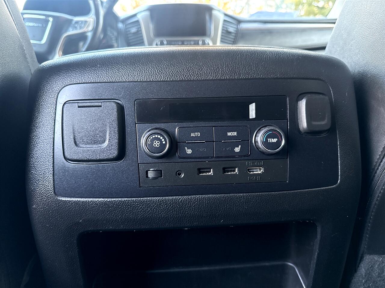 GMC Yukon XL 4WD 4dr Denali 2018