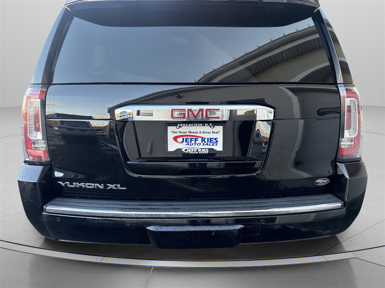 GMC Yukon XL 4WD 4dr Denali 2018