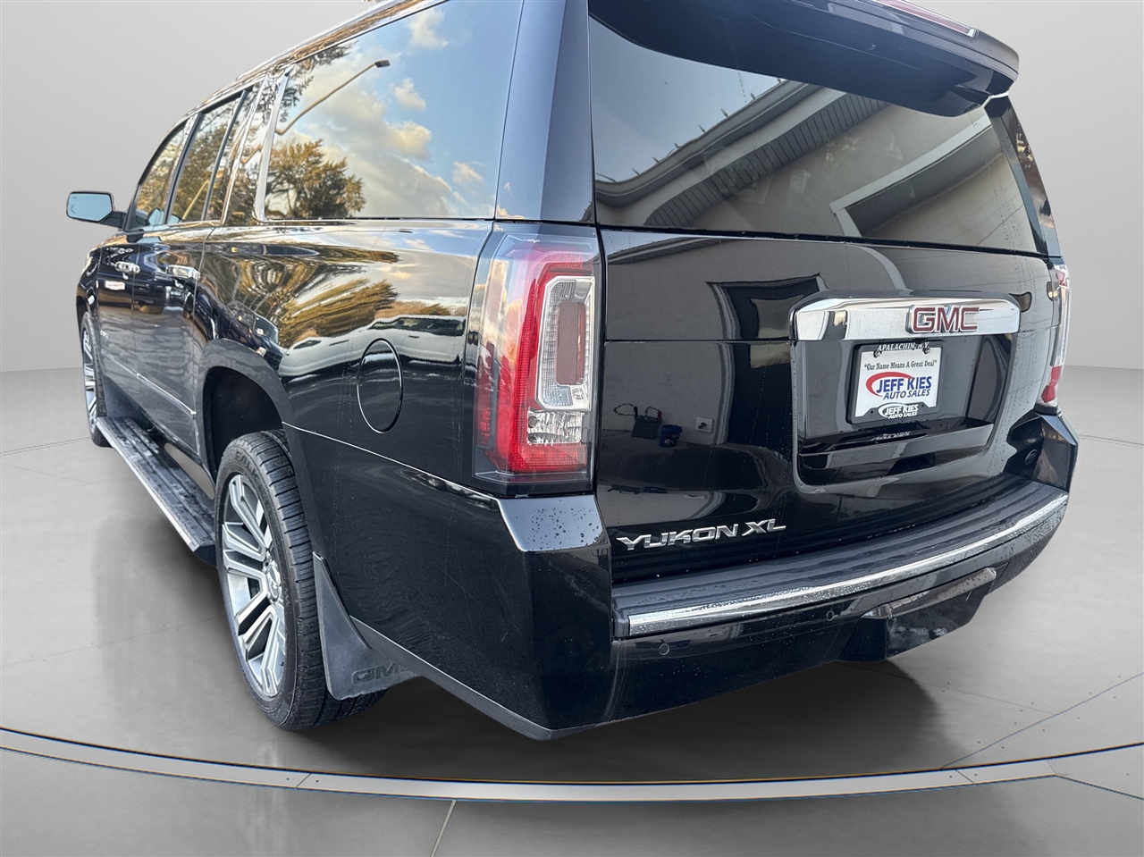 GMC Yukon XL 4WD 4dr Denali 2018