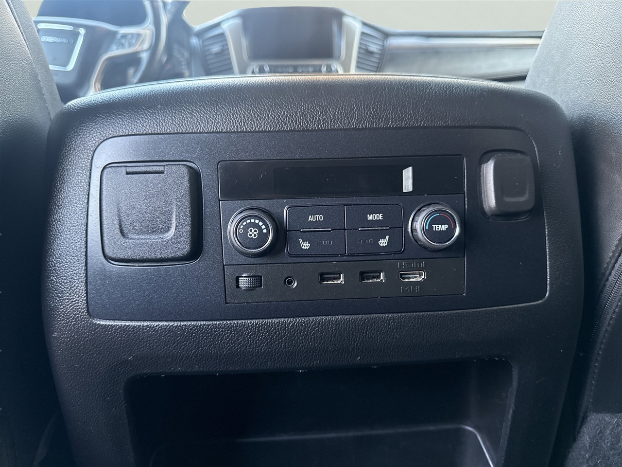 GMC Yukon XL 4WD 4dr Denali 2018