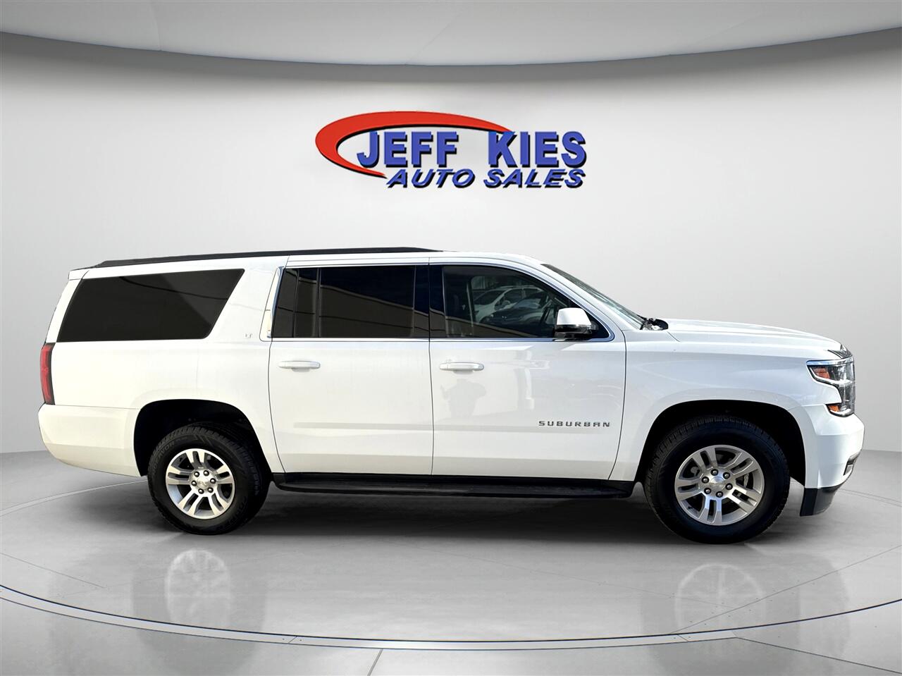 Chevrolet Suburban 4WD 4dr 1500 LT 2019