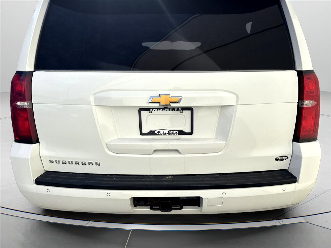 Chevrolet Suburban 4WD 4dr 1500 LT 2019