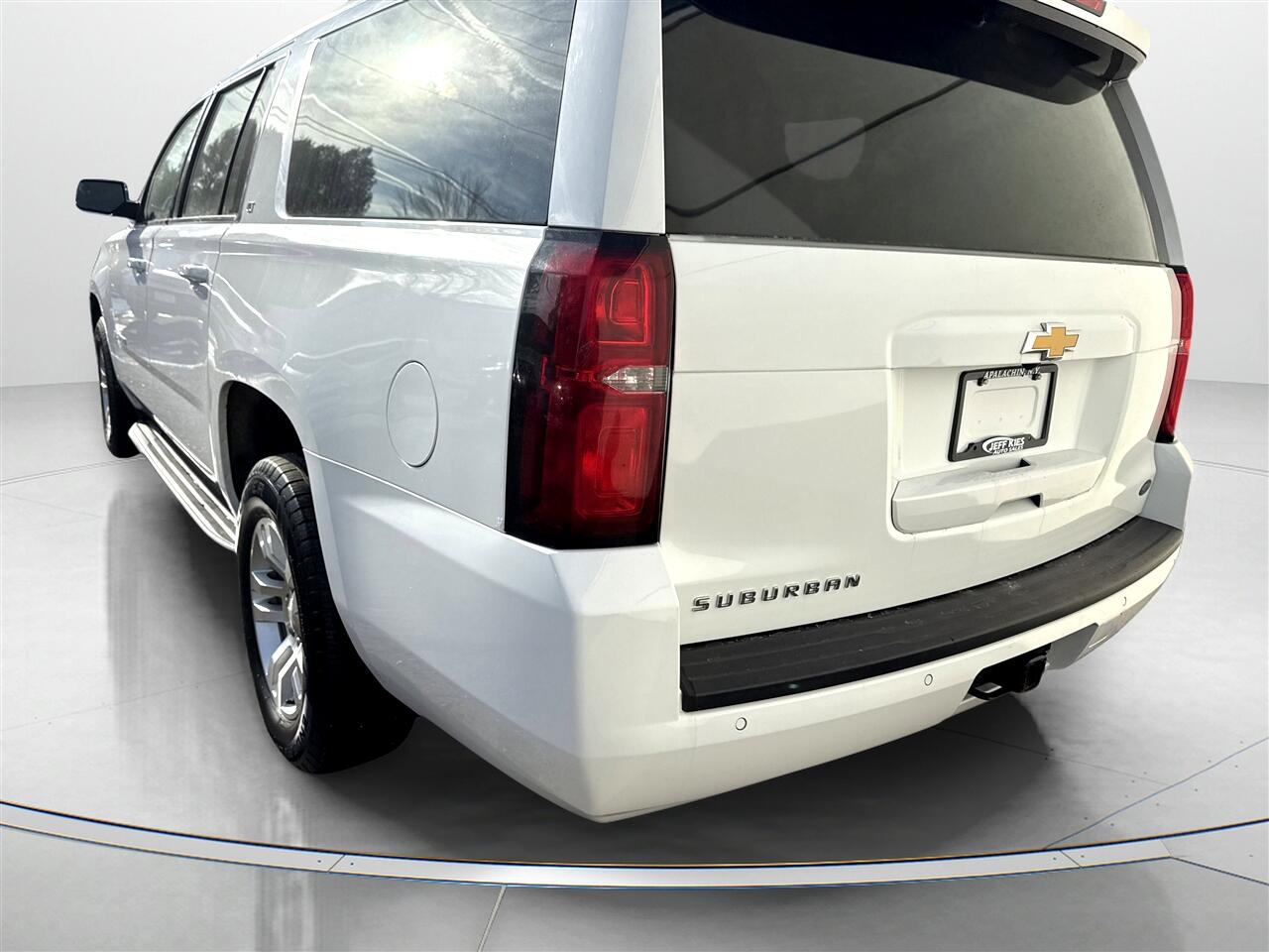 Chevrolet Suburban 4WD 4dr 1500 LT 2019