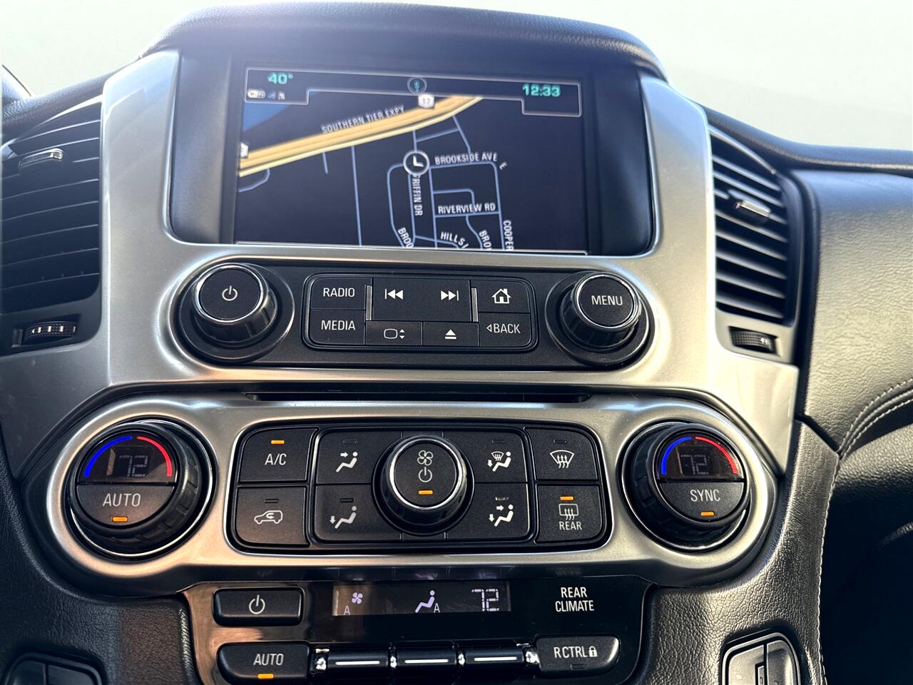 Chevrolet Suburban 4WD 4dr 1500 LT 2019