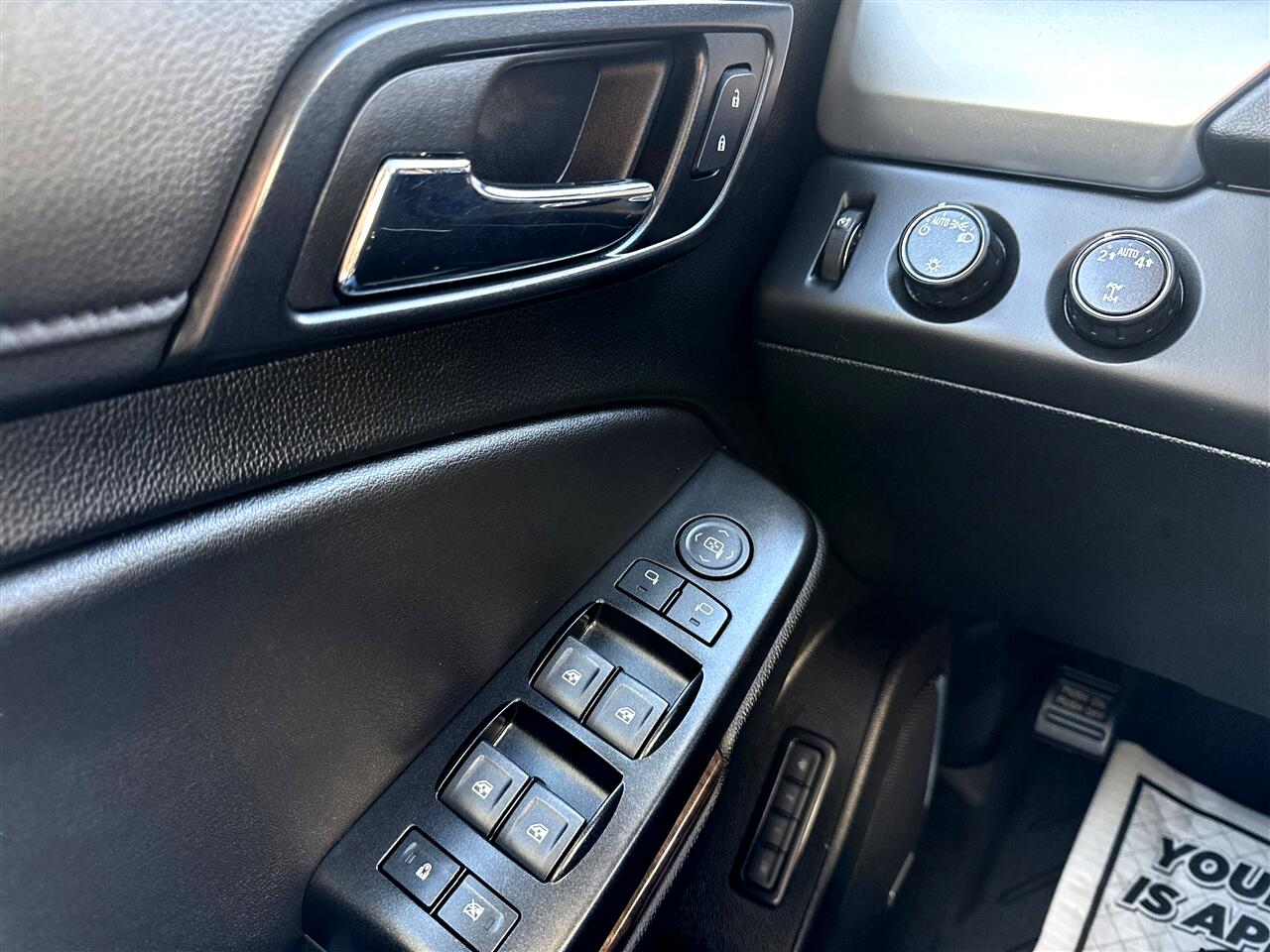 Chevrolet Suburban 4WD 4dr 1500 LT 2019