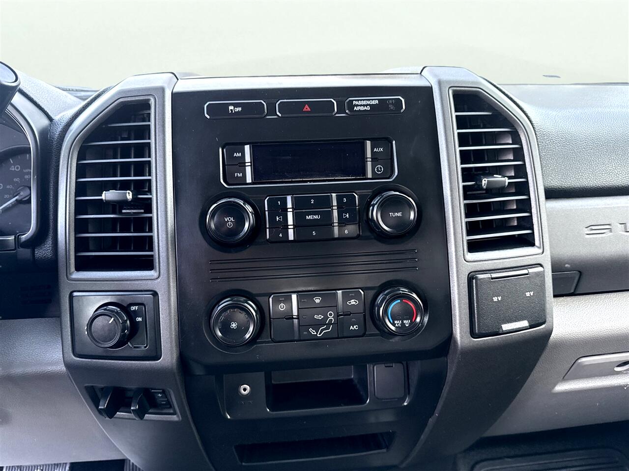 Ford Super Duty F-250 SRW Lariat 2WD SuperCab 8' Box 2019