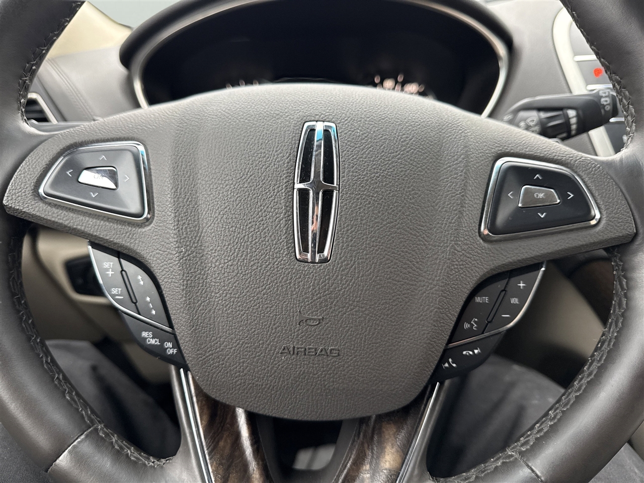 Lincoln MKX AWD 4dr Reserve 2016