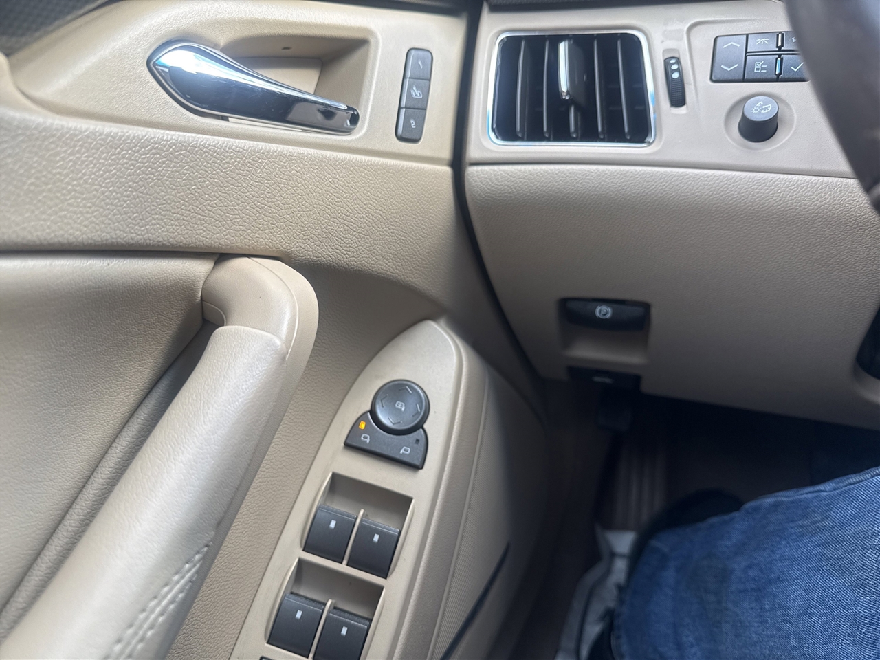 Cadillac CTS Sedan 4dr Sdn 3.0L RWD 2011