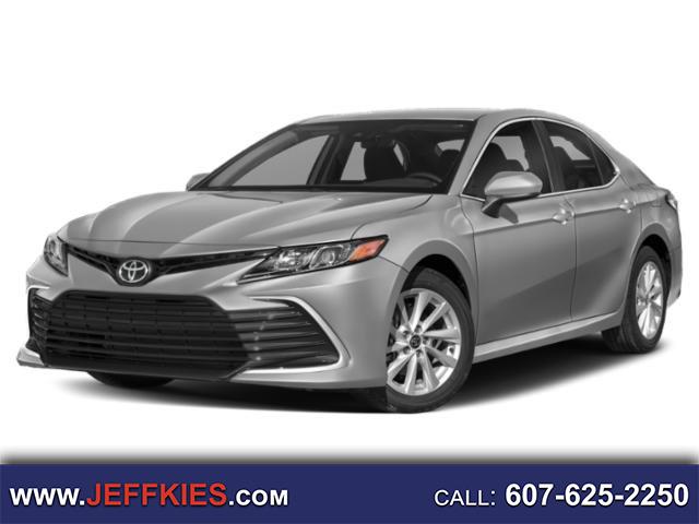 Toyota Camry LE Auto (Natl) 2022