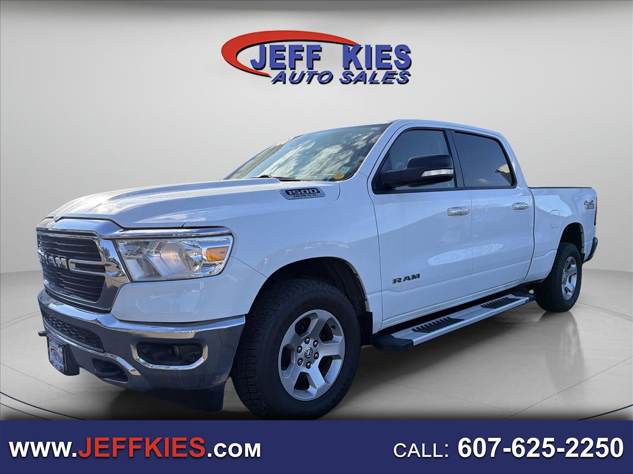 2020 RAM 1500 Big Horn 4x4 Crew Cab 6'4" Box