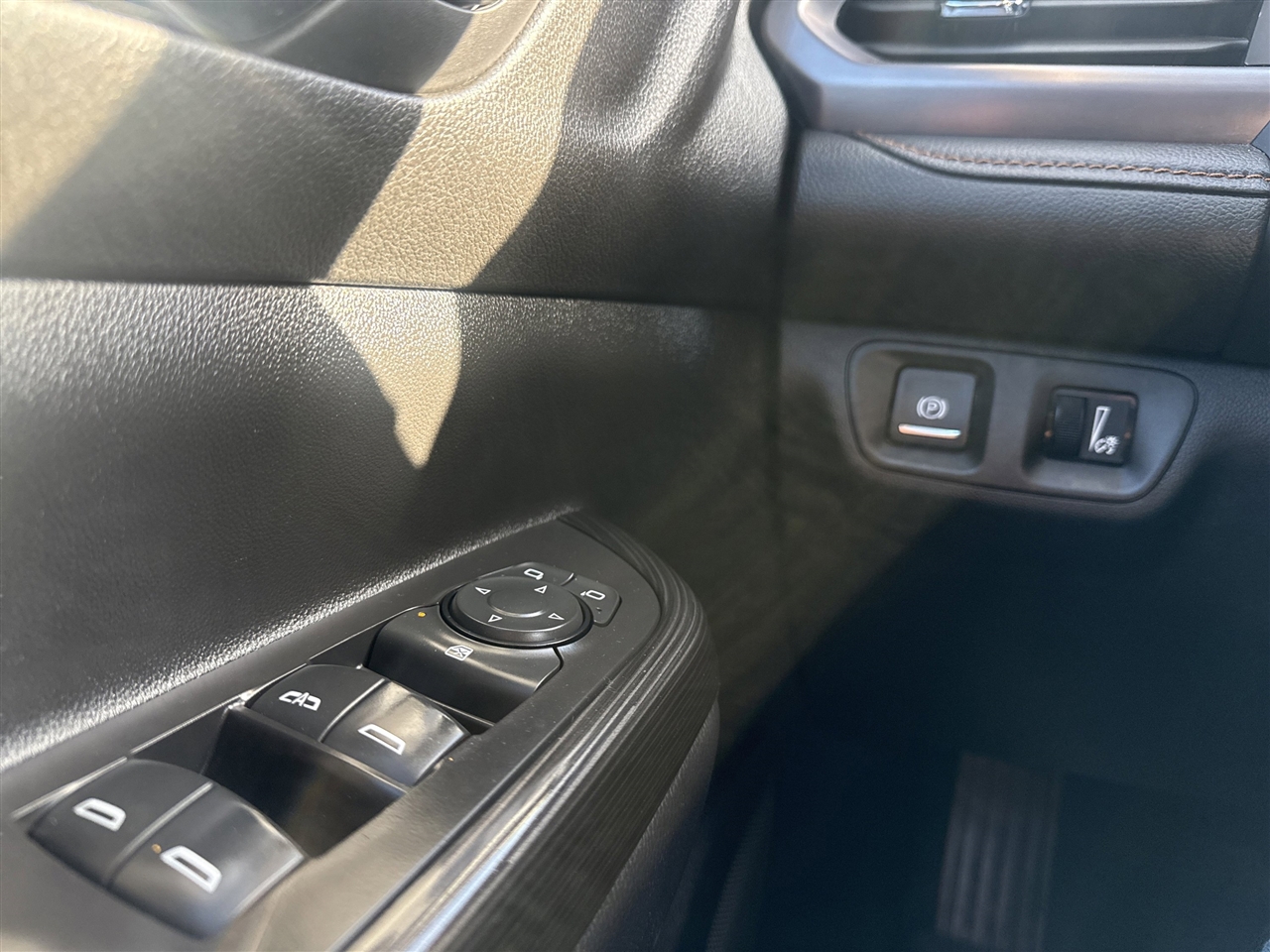 GMC Acadia AWD 4dr SLE w/SLE-2 2019