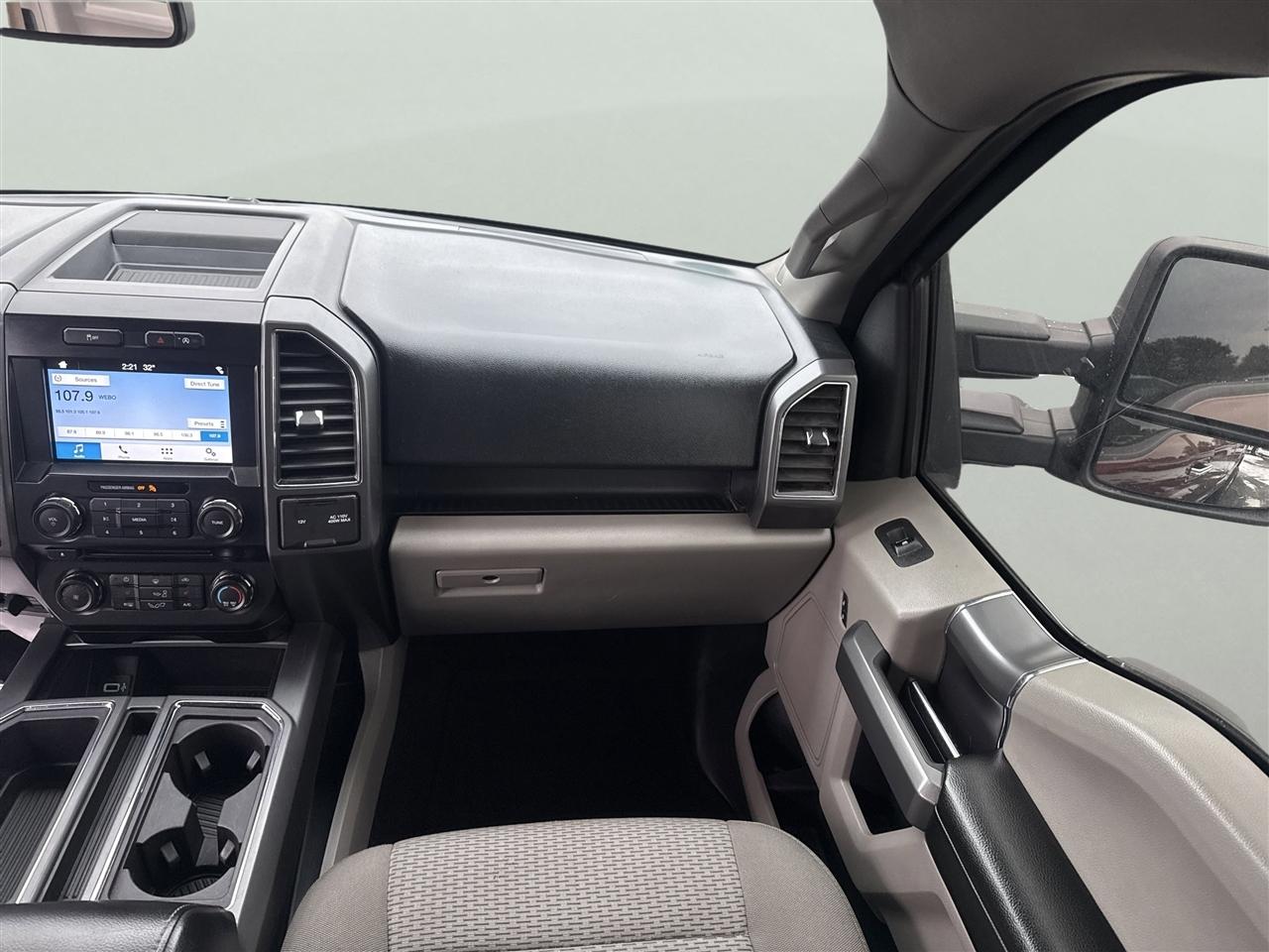 Ford F-150 Lariat 4WD SuperCab 8' Box 2017