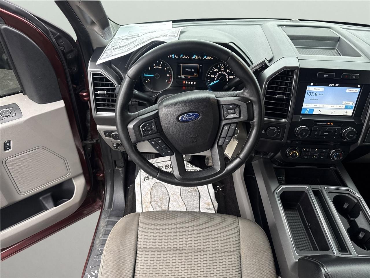 Ford F-150 Lariat 4WD SuperCab 8' Box 2017