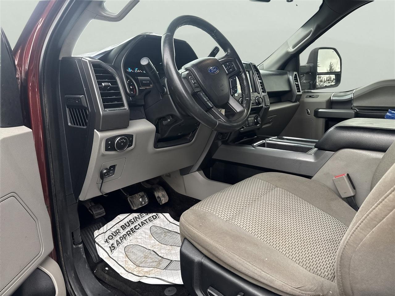 Ford F-150 Lariat 4WD SuperCab 8' Box 2017