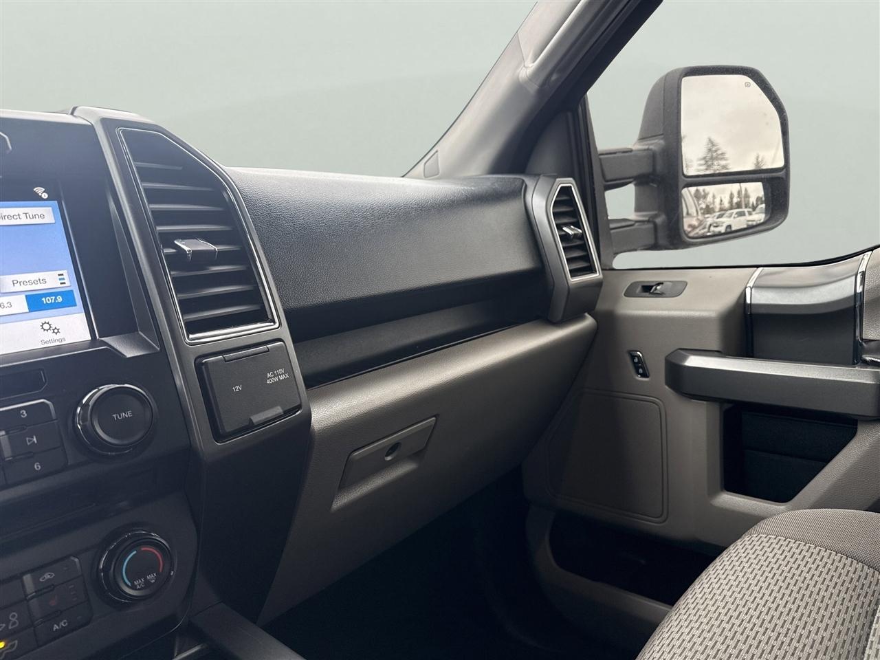 Ford F-150 Lariat 4WD SuperCab 8' Box 2017