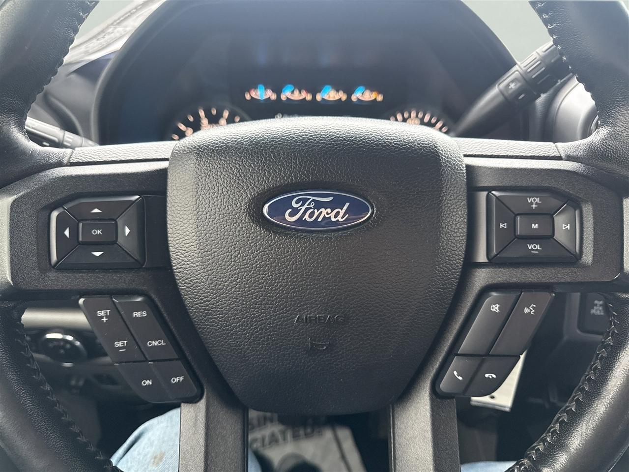 Ford F-150 Lariat 4WD SuperCab 8' Box 2017