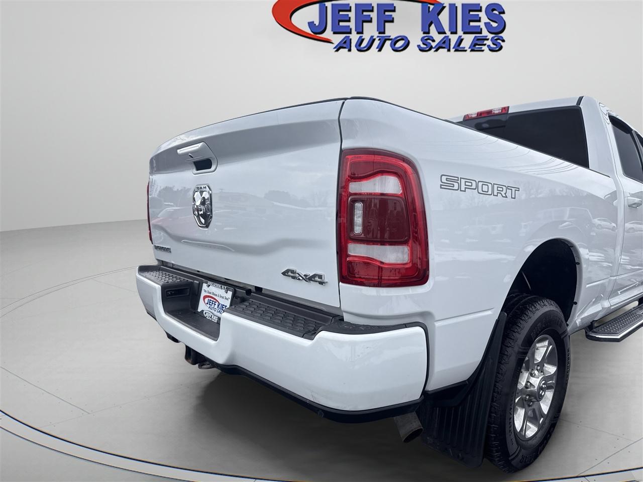 RAM 2500 Big Horn 4x4 Crew Cab 6'4" Box 2022