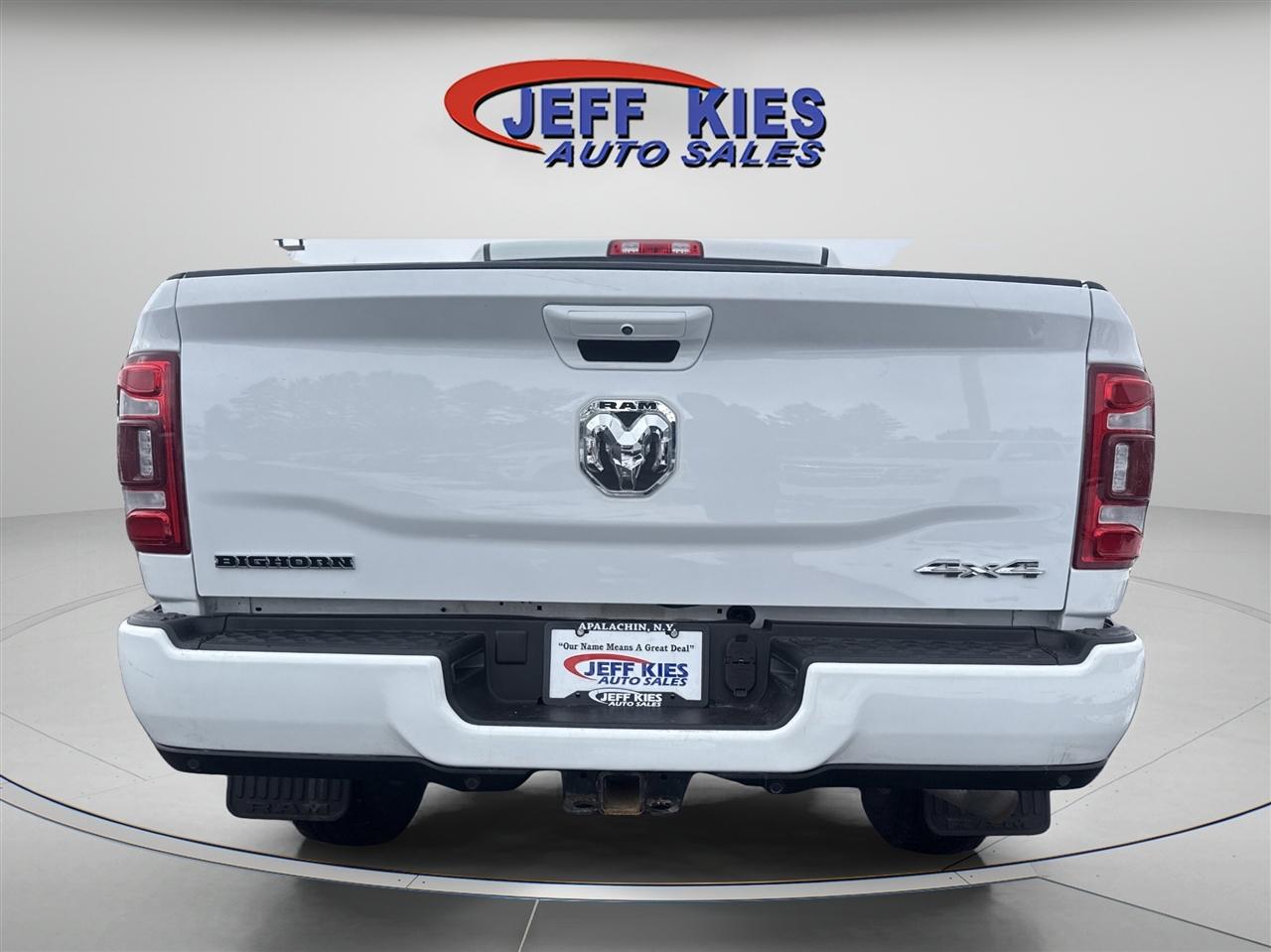 RAM 2500 Big Horn 4x4 Crew Cab 6'4" Box 2022