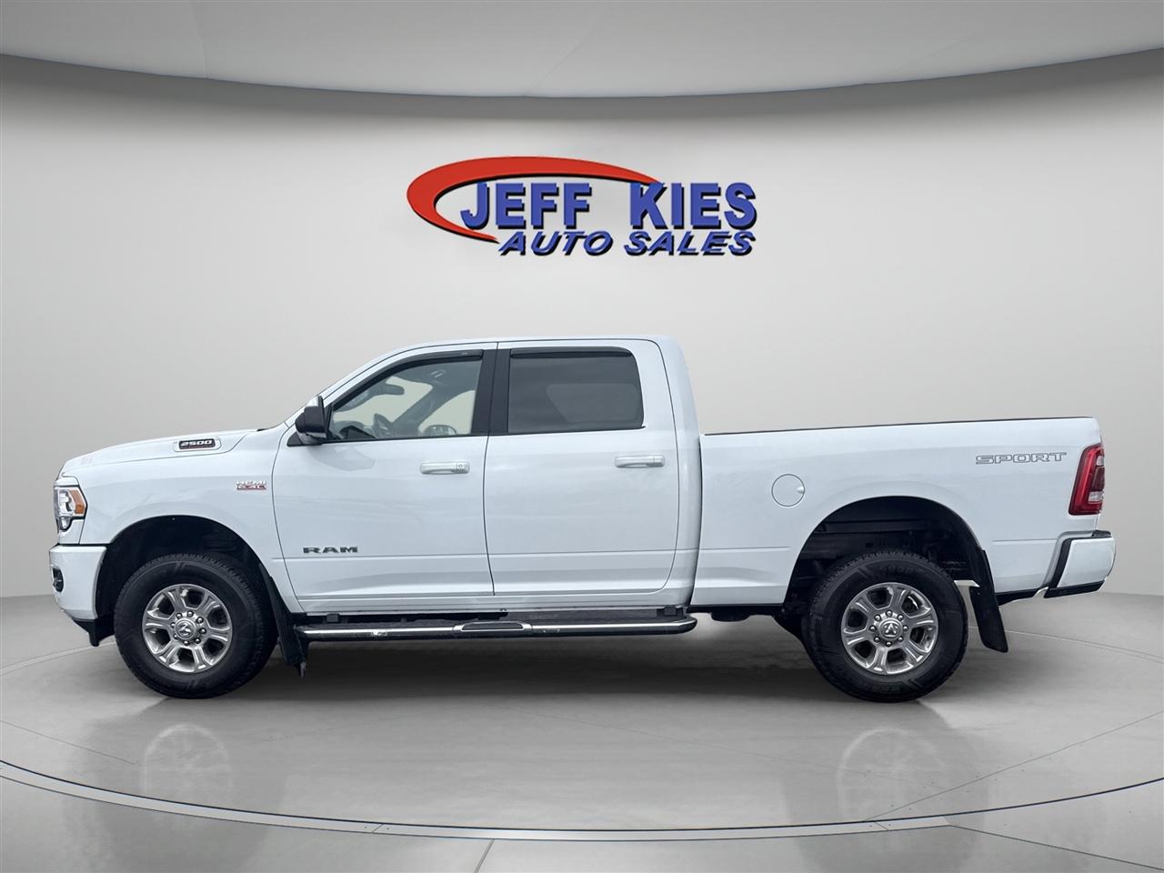 RAM 2500 Big Horn 4x4 Crew Cab 6'4" Box 2022