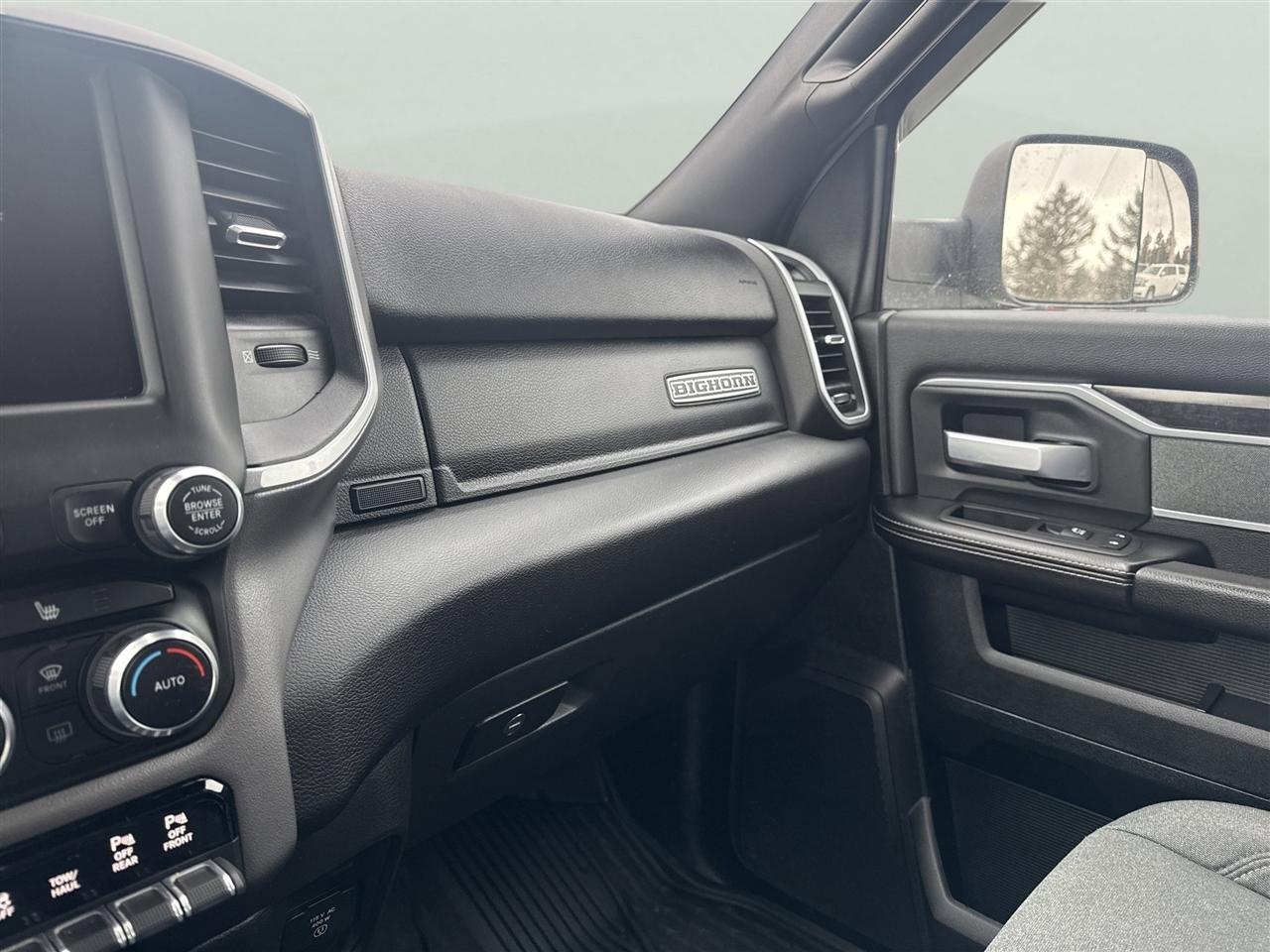 RAM 2500 Big Horn 4x4 Crew Cab 6'4" Box 2022
