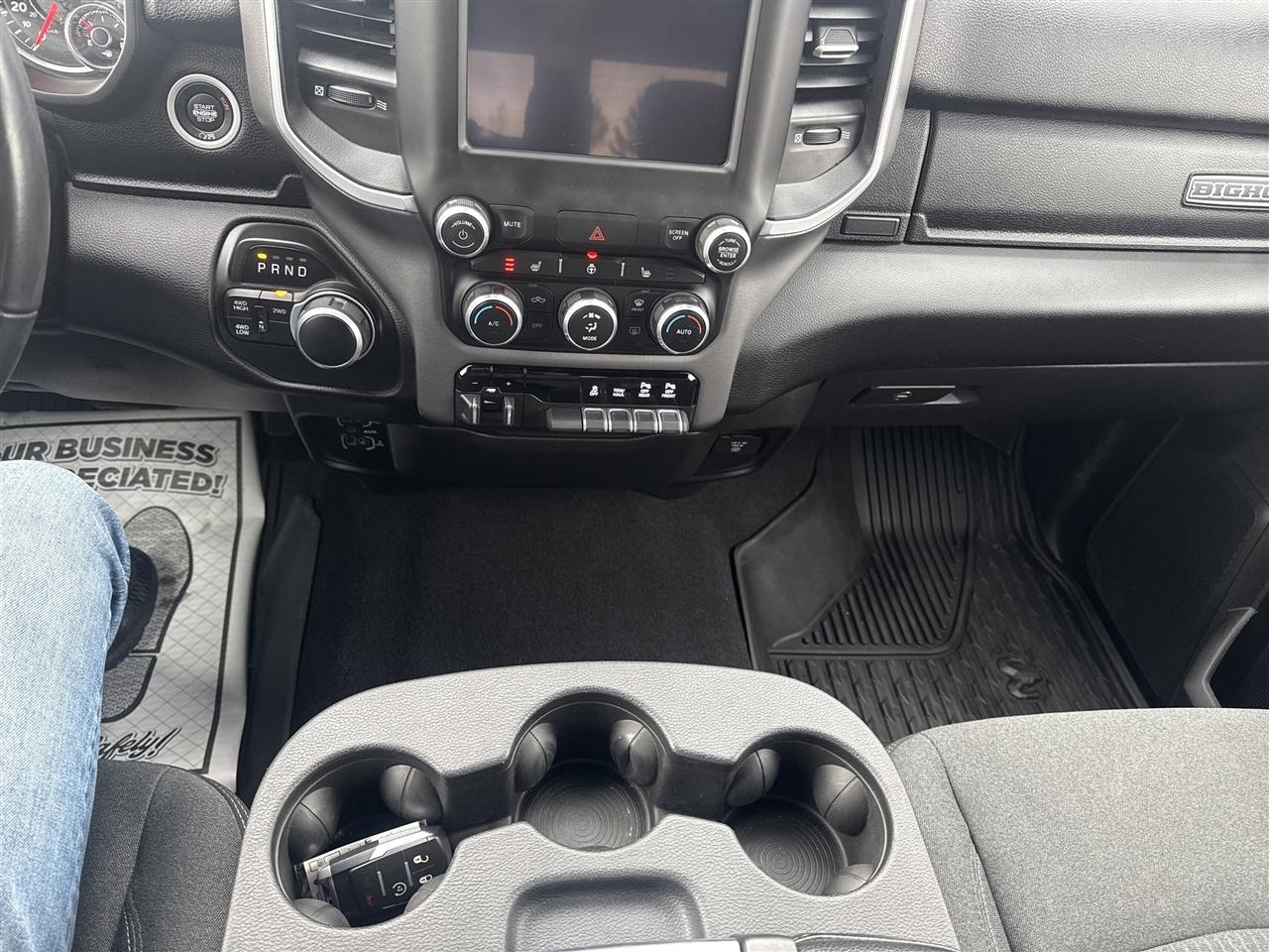 RAM 2500 Big Horn 4x4 Crew Cab 6'4" Box 2022