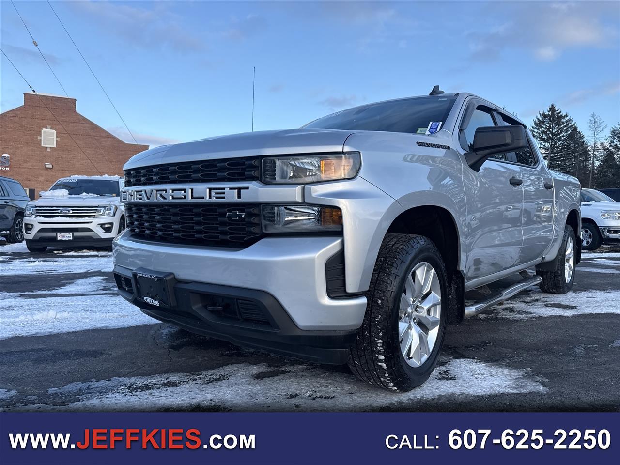 2021 Chevrolet Silverado 1500 4WD Crew Cab 147" Custom