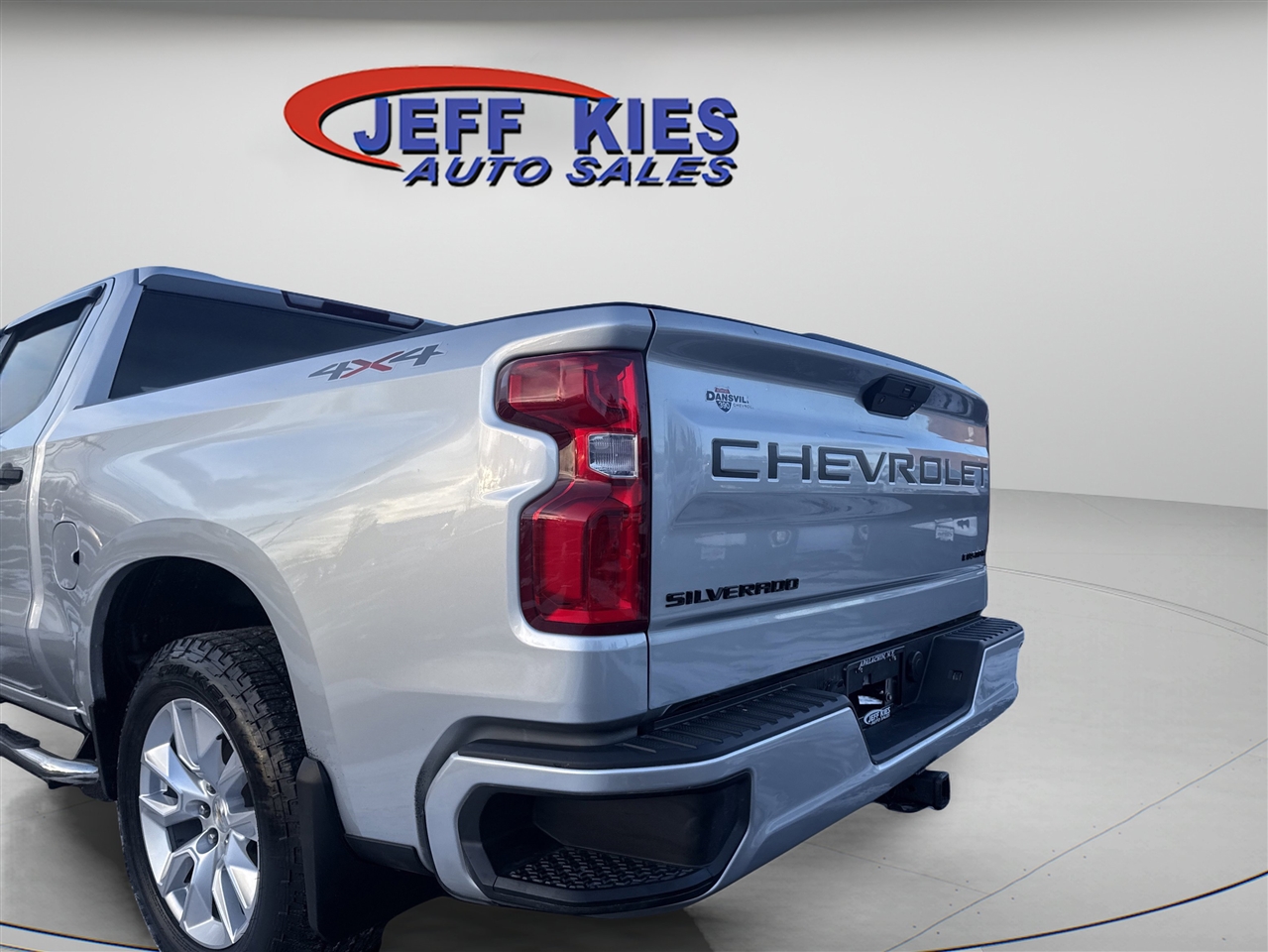 Chevrolet Silverado 1500 4WD Crew Cab 147" Custom 2021