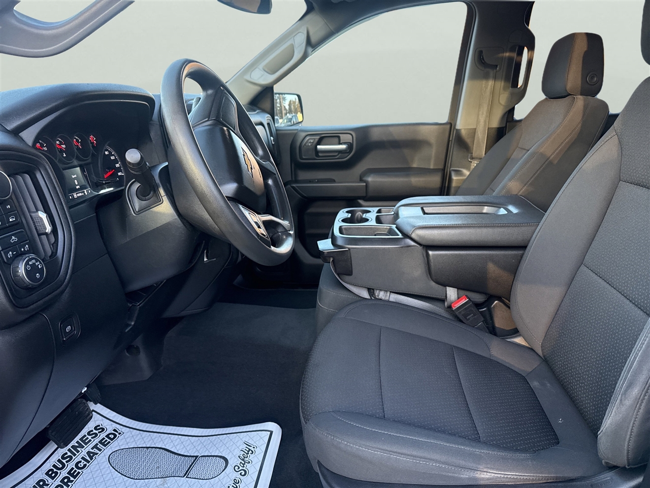 Chevrolet Silverado 1500 4WD Crew Cab 147" Custom 2021