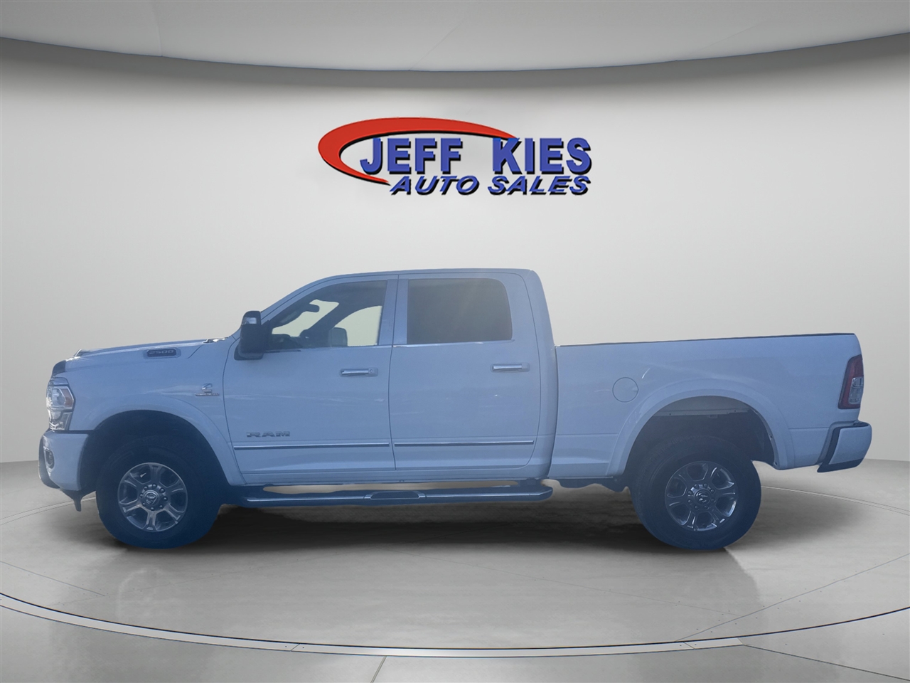 RAM 2500 Big Horn 4x4 Crew Cab 6'4" Box 2024
