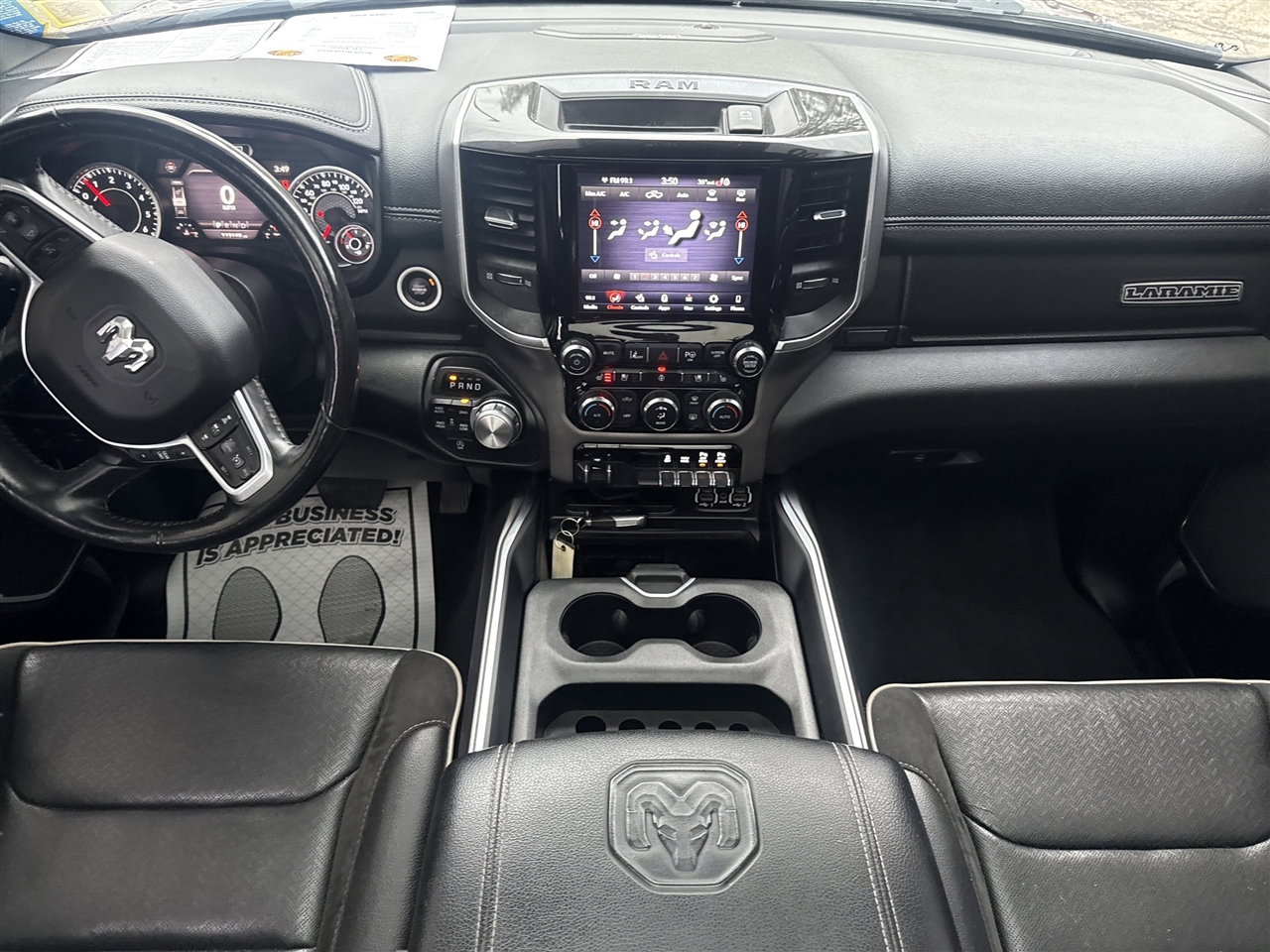 RAM 1500 Laramie 4x4 Crew Cab 5'7" Box 2020