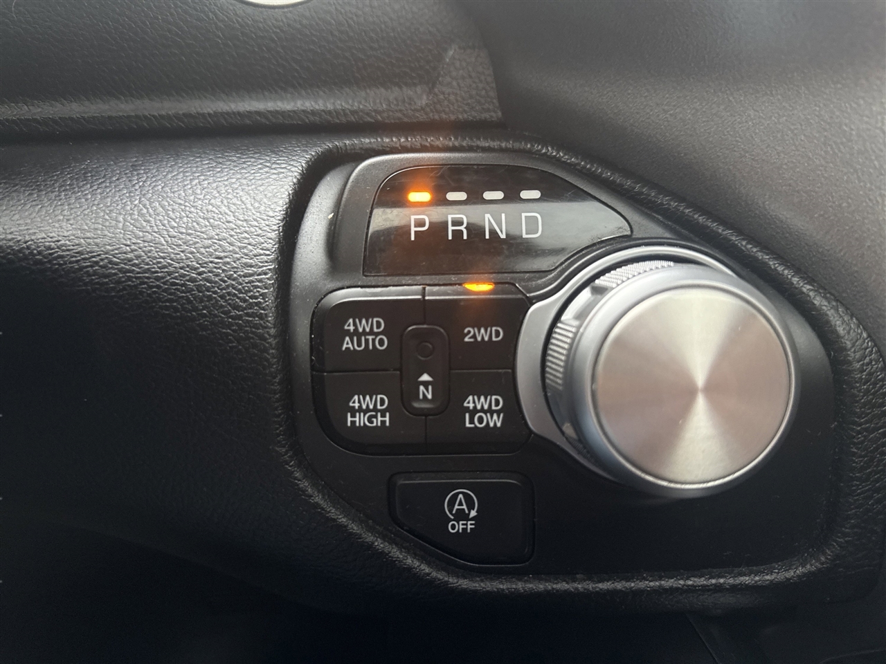 RAM 1500 Laramie 4x4 Crew Cab 5'7" Box 2020