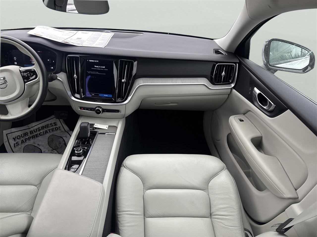 Volvo S60 B5 FWD Plus Dark Theme 2023