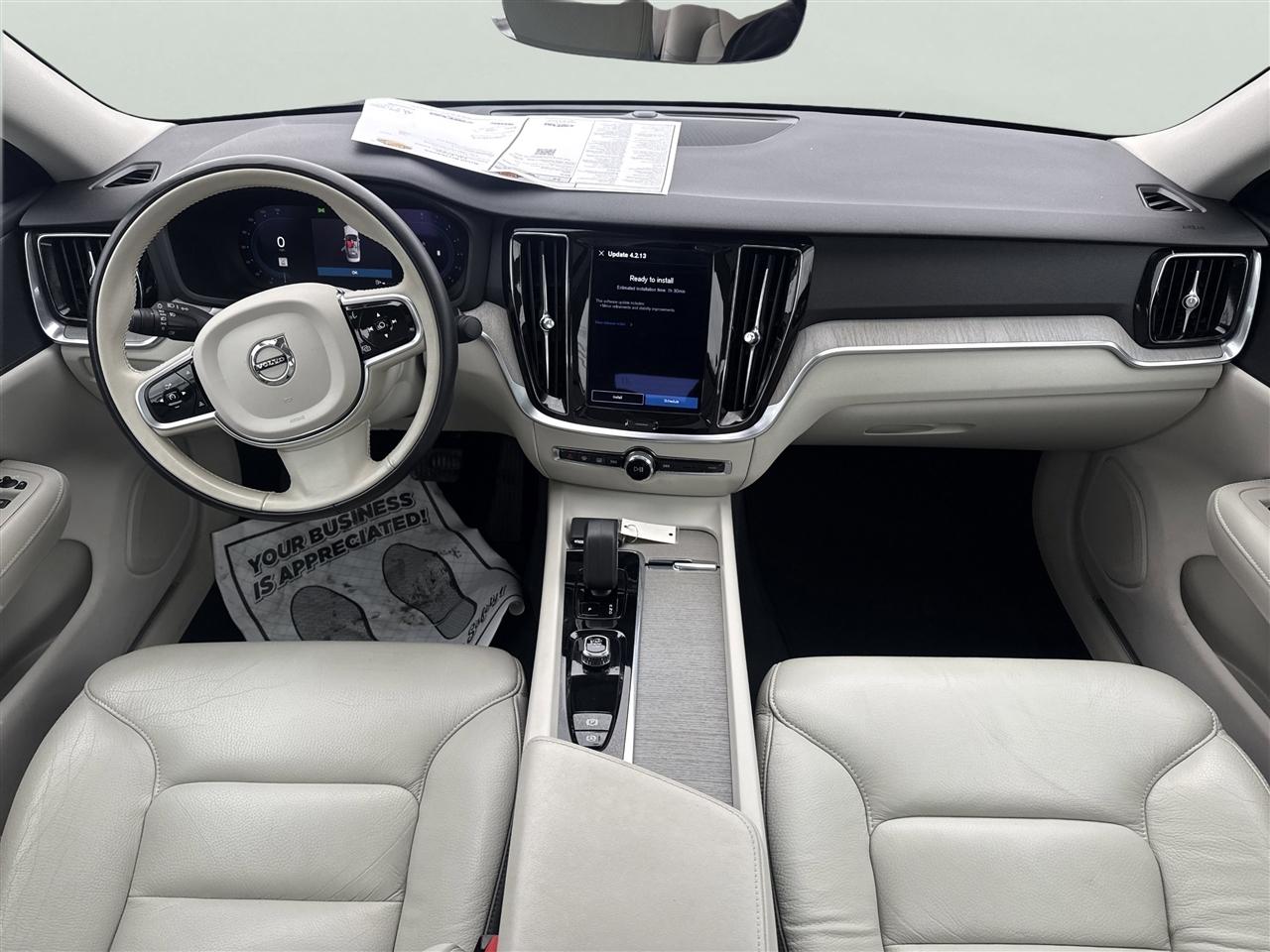 Volvo S60 B5 FWD Plus Dark Theme 2023