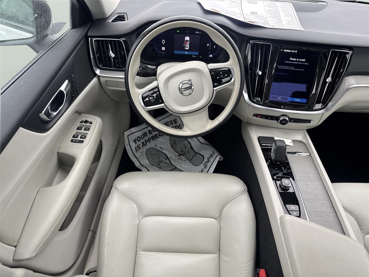 Volvo S60 B5 FWD Plus Dark Theme 2023