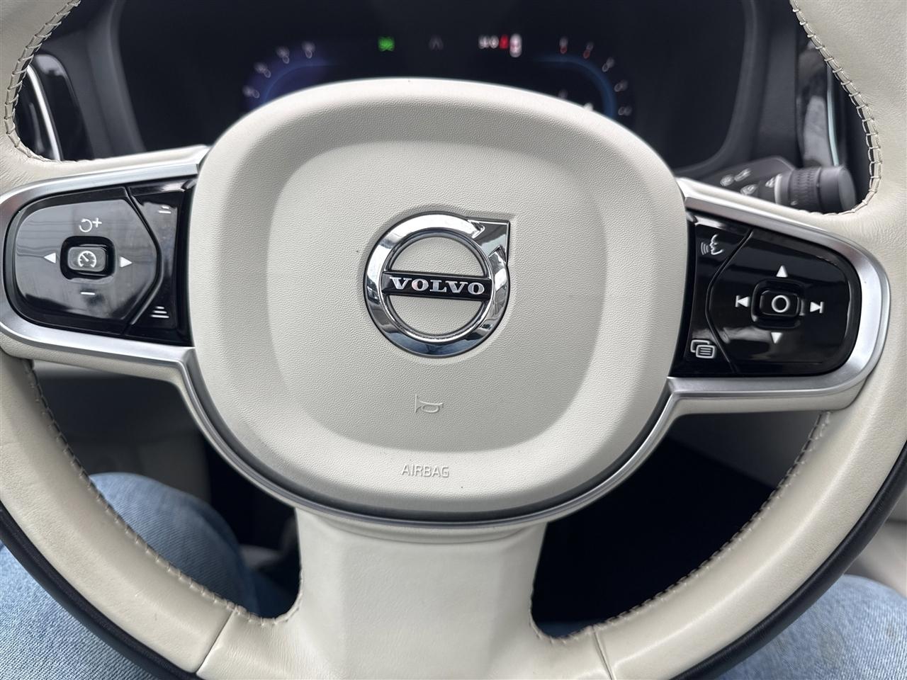 Volvo S60 B5 FWD Plus Dark Theme 2023