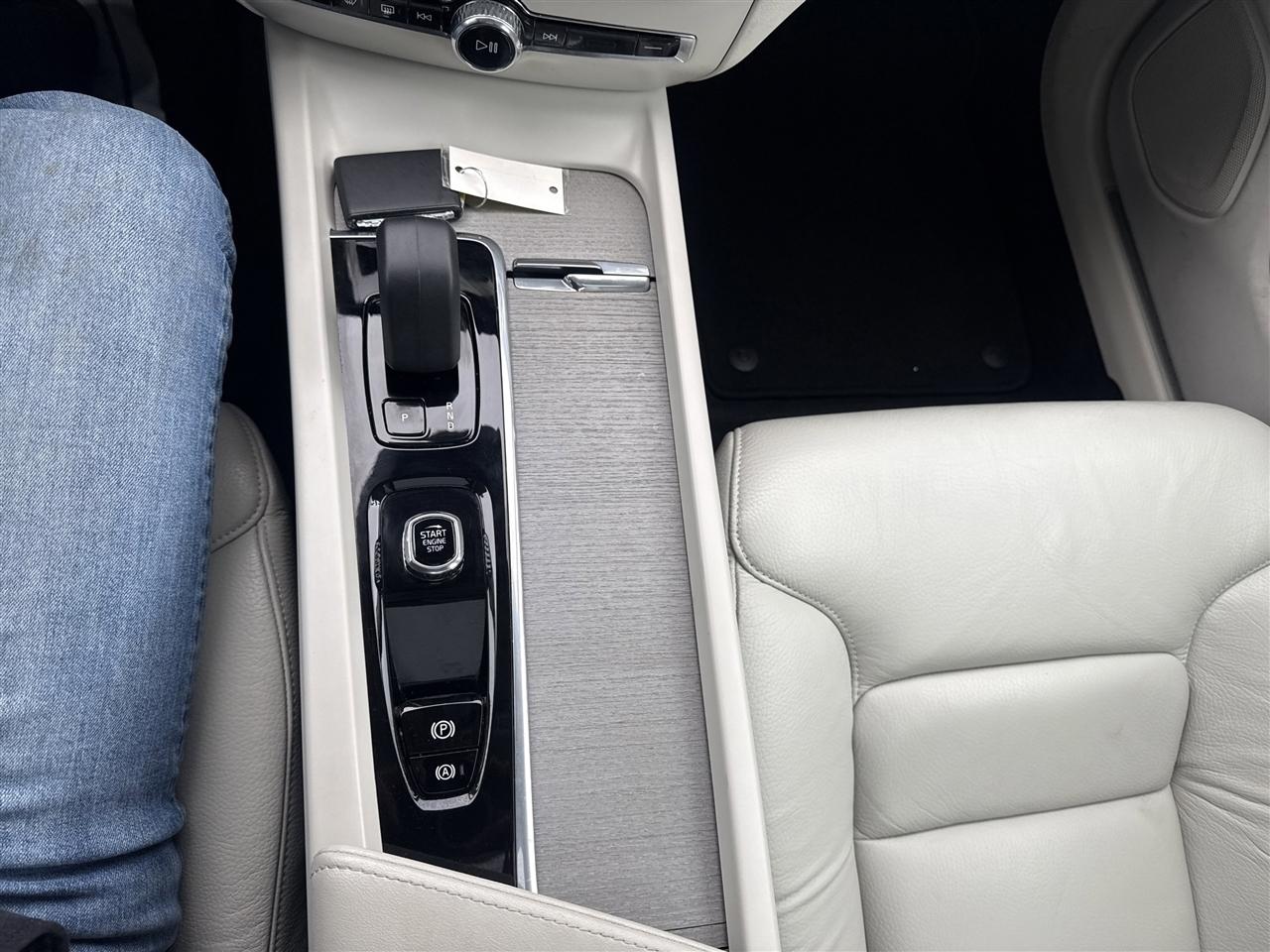 Volvo S60 B5 FWD Plus Dark Theme 2023