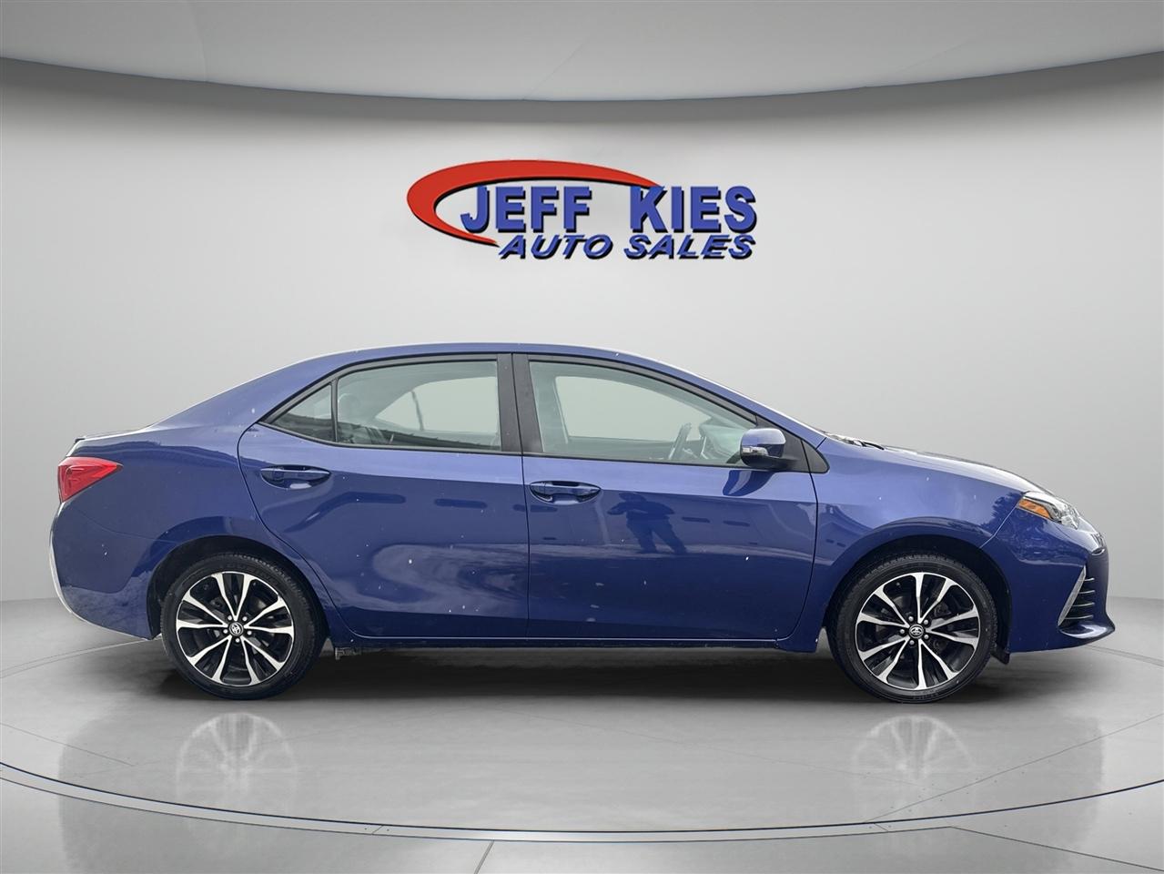 Toyota Corolla XLE CVT (Natl) 2019