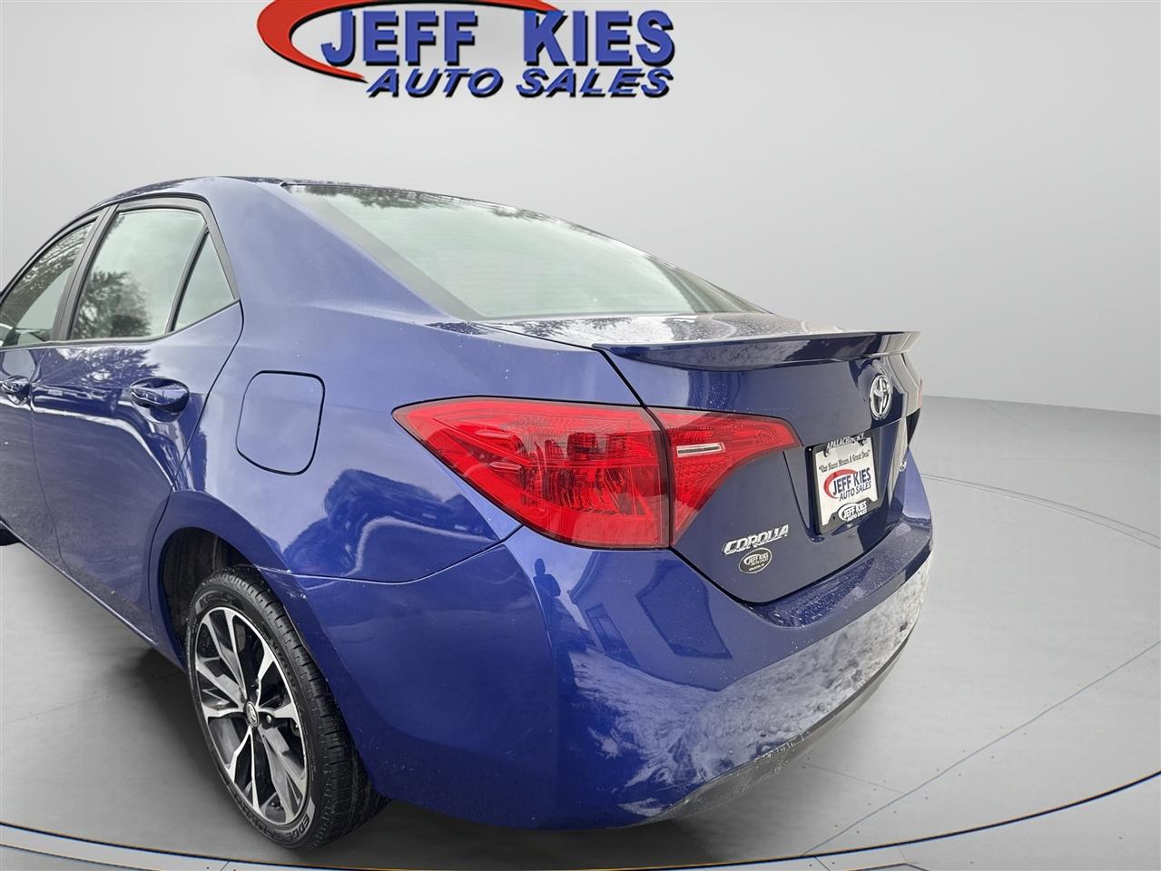 Toyota Corolla XLE CVT (Natl) 2019