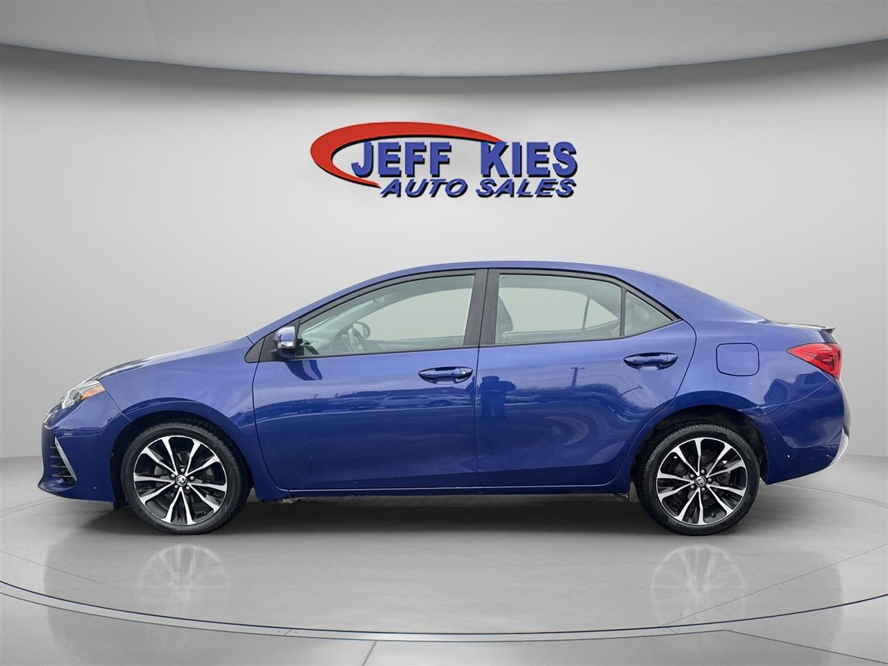 Toyota Corolla XLE CVT (Natl) 2019