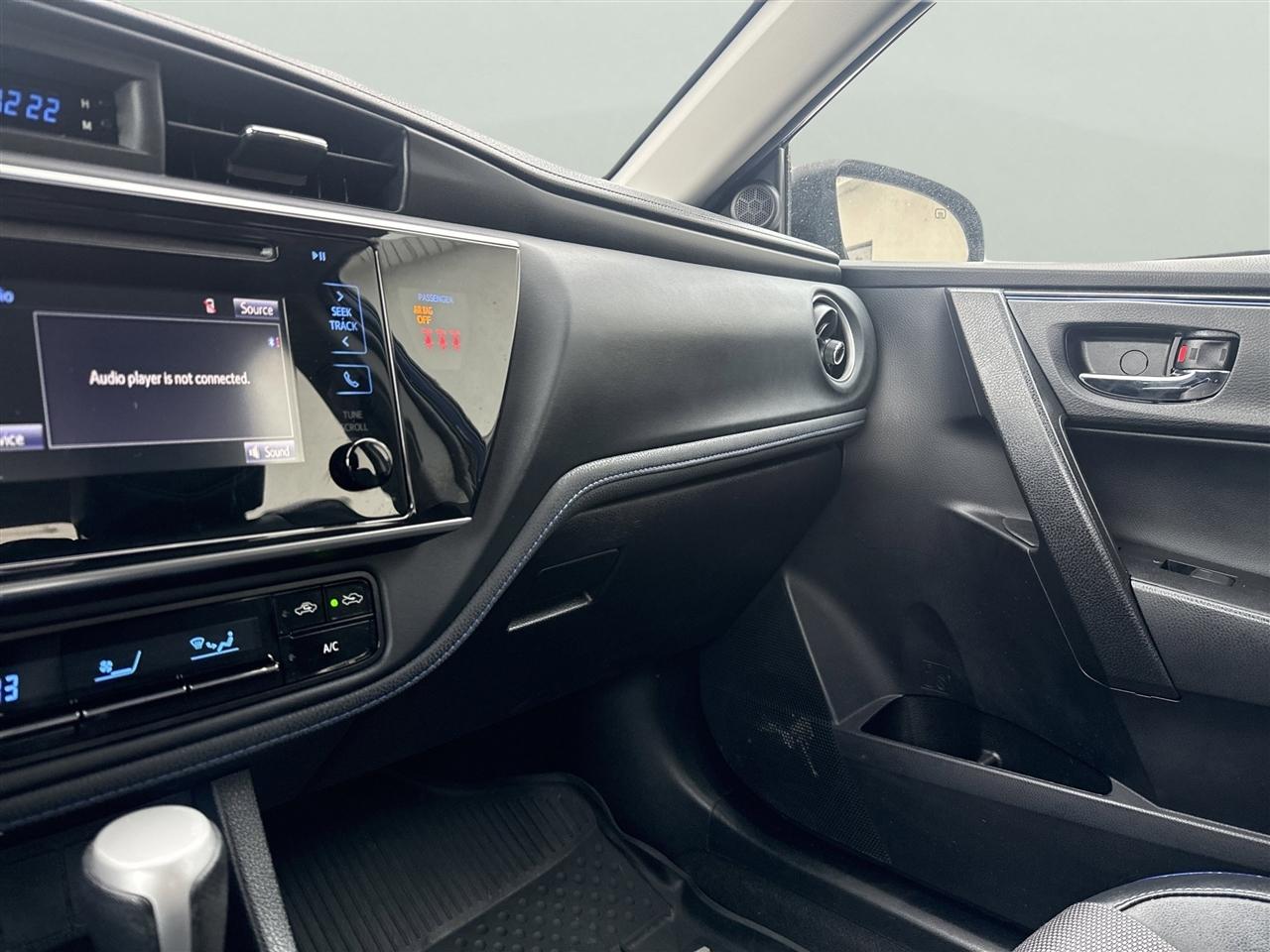 Toyota Corolla XLE CVT (Natl) 2019