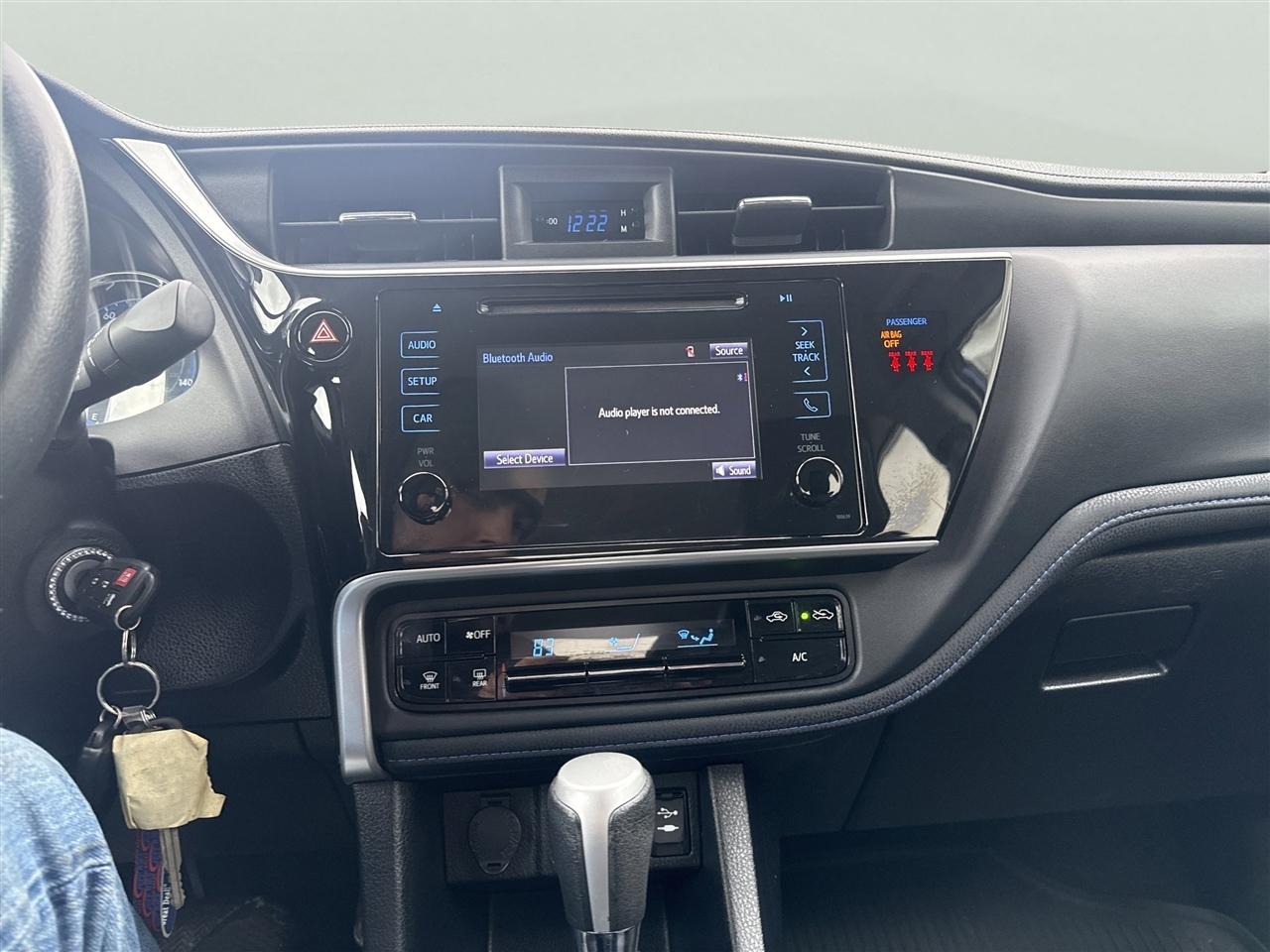 Toyota Corolla XLE CVT (Natl) 2019