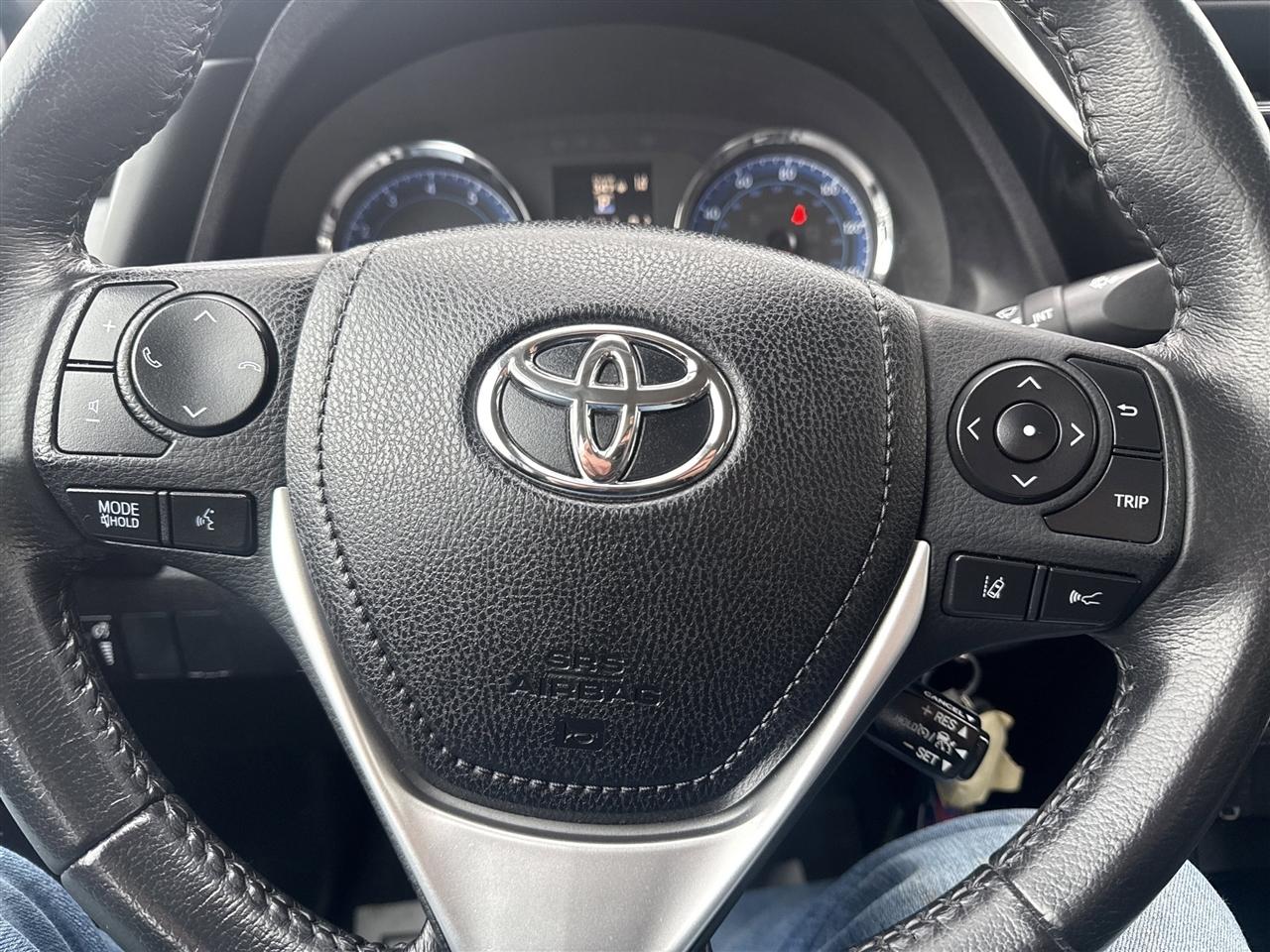 Toyota Corolla XLE CVT (Natl) 2019