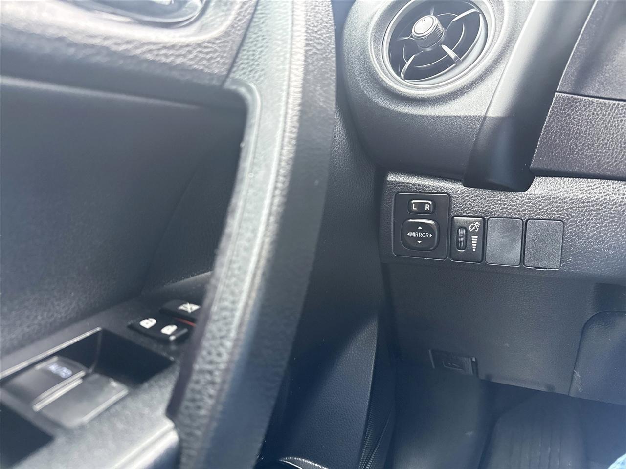 Toyota Corolla XLE CVT (Natl) 2019