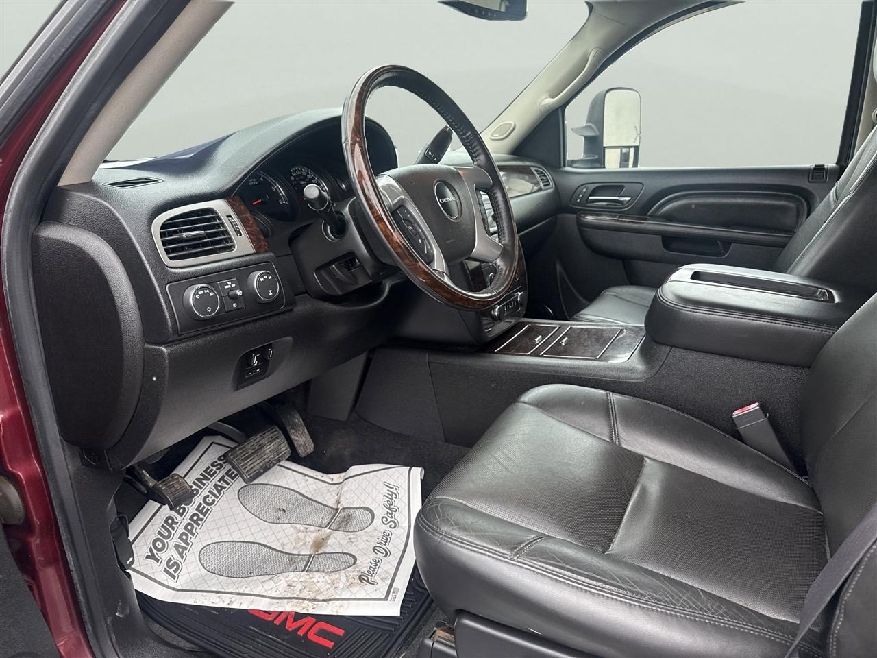 GMC Sierra 2500HD 4WD Crew Cab 153.7" Denali 2014