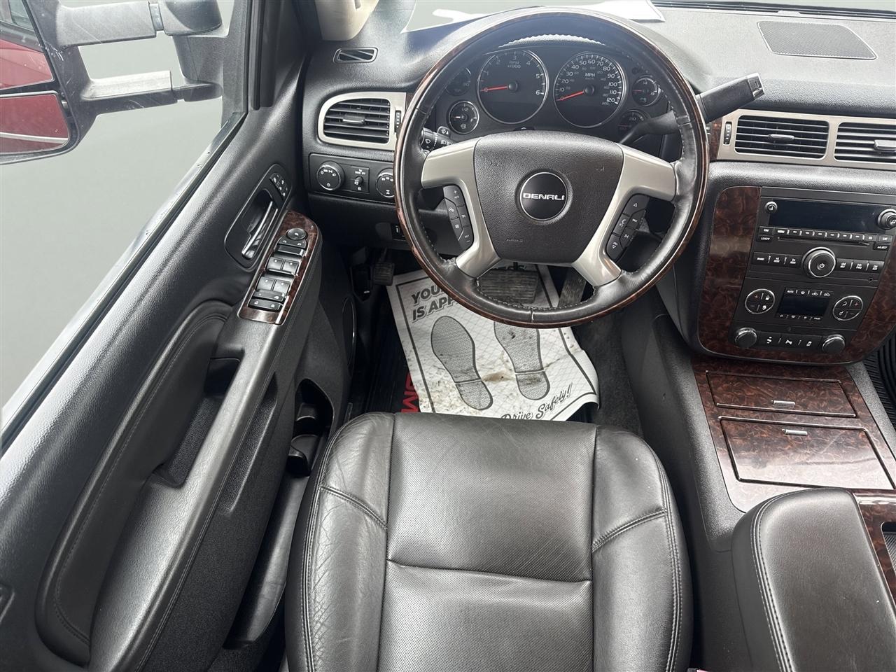 GMC Sierra 2500HD 4WD Crew Cab 153.7" Denali 2014