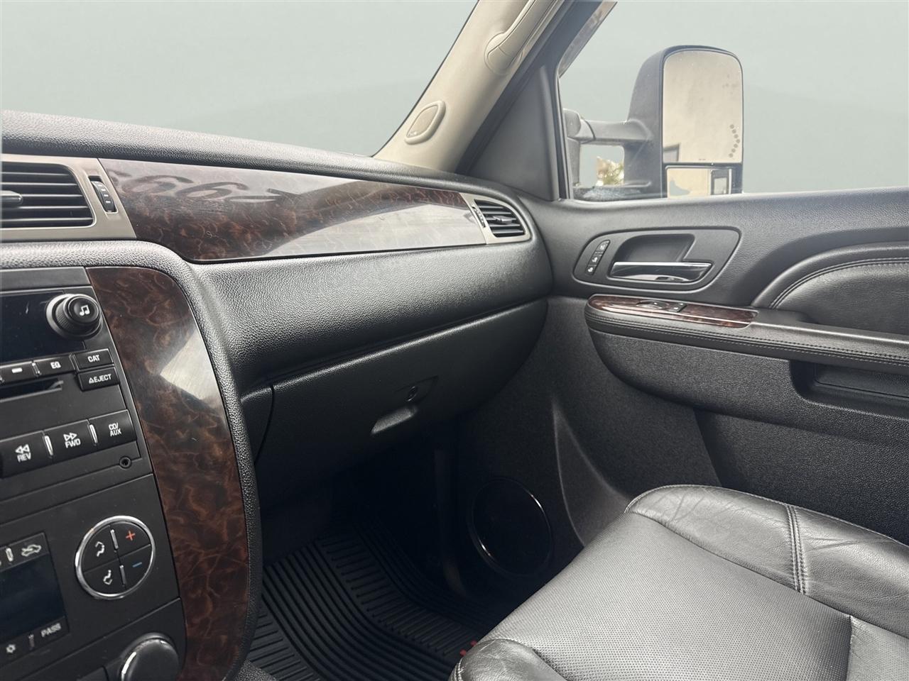 GMC Sierra 2500HD 4WD Crew Cab 153.7" Denali 2014