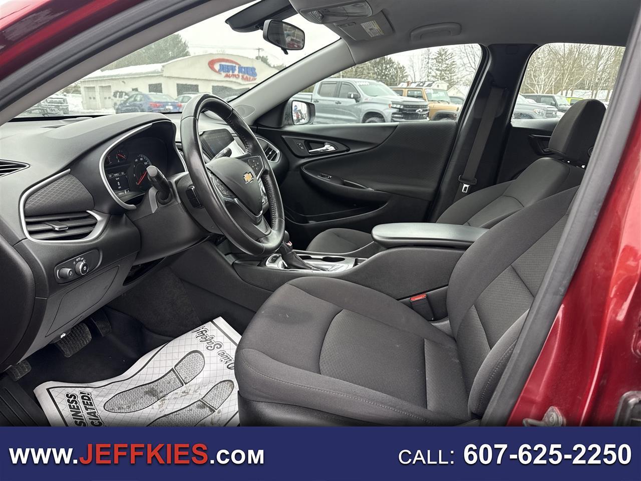 2021 Chevrolet Malibu 4dr Sdn RS