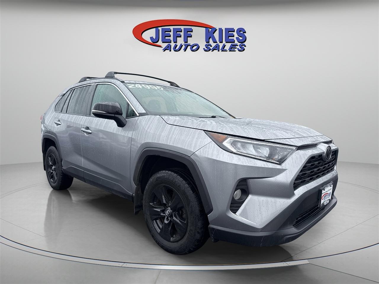 Toyota RAV4 XLE AWD (Natl) 2020