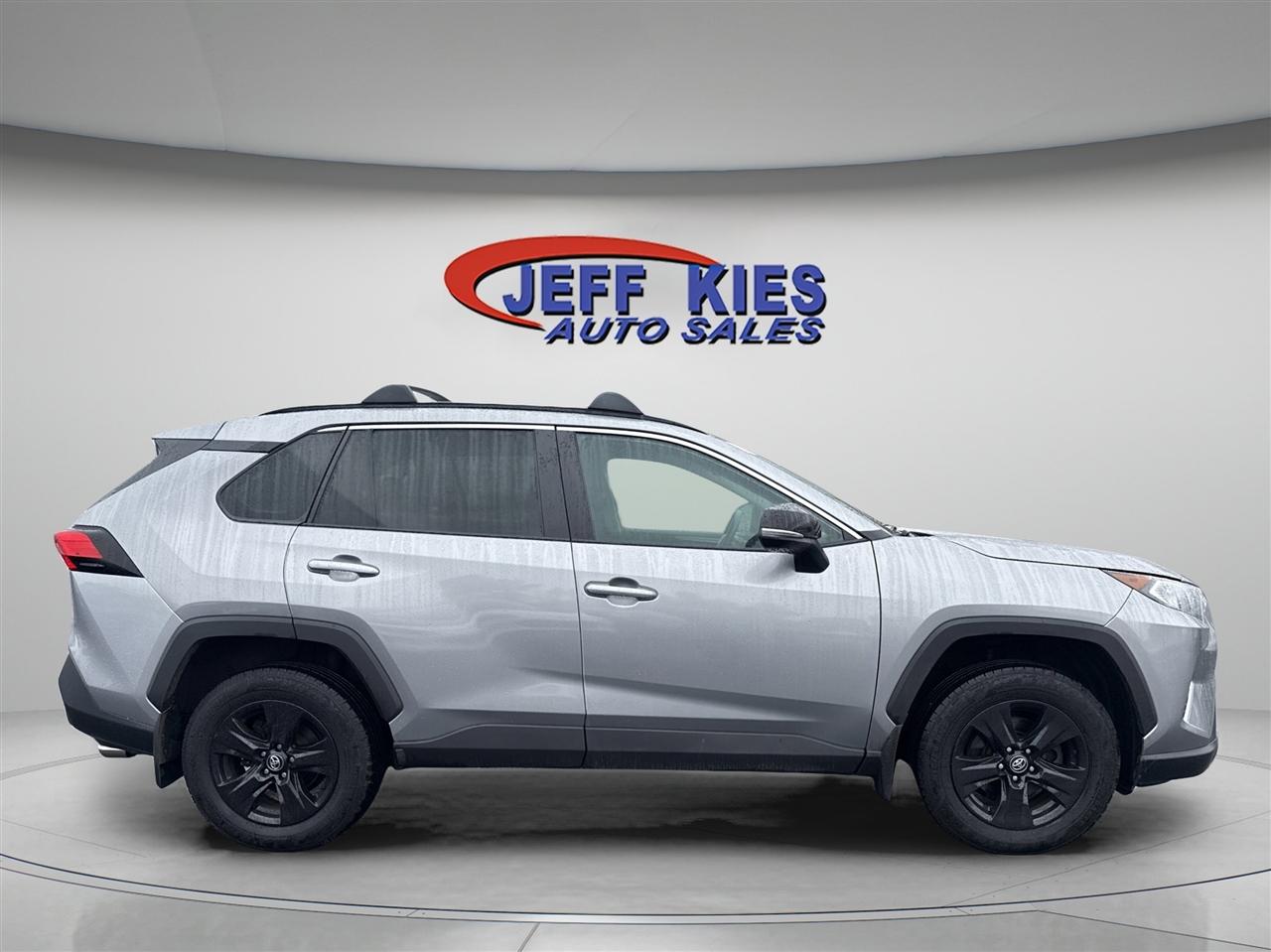 Toyota RAV4 XLE AWD (Natl) 2020