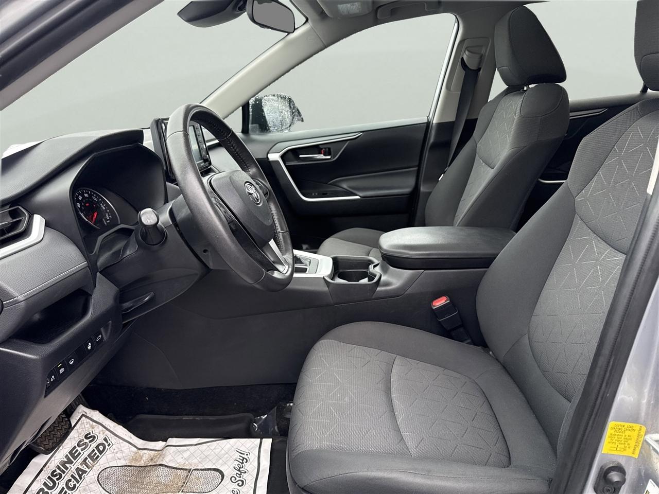 Toyota RAV4 XLE AWD (Natl) 2020